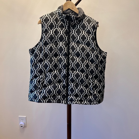 NWOT LANDS END puffer vest. Hypoallergenic. - Picture 4 of 6